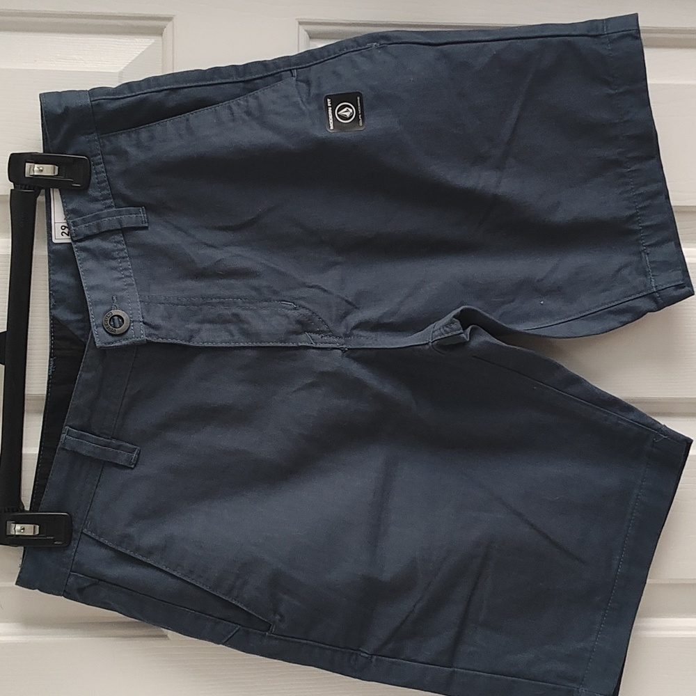 Volcom Men's Flat Front shorts